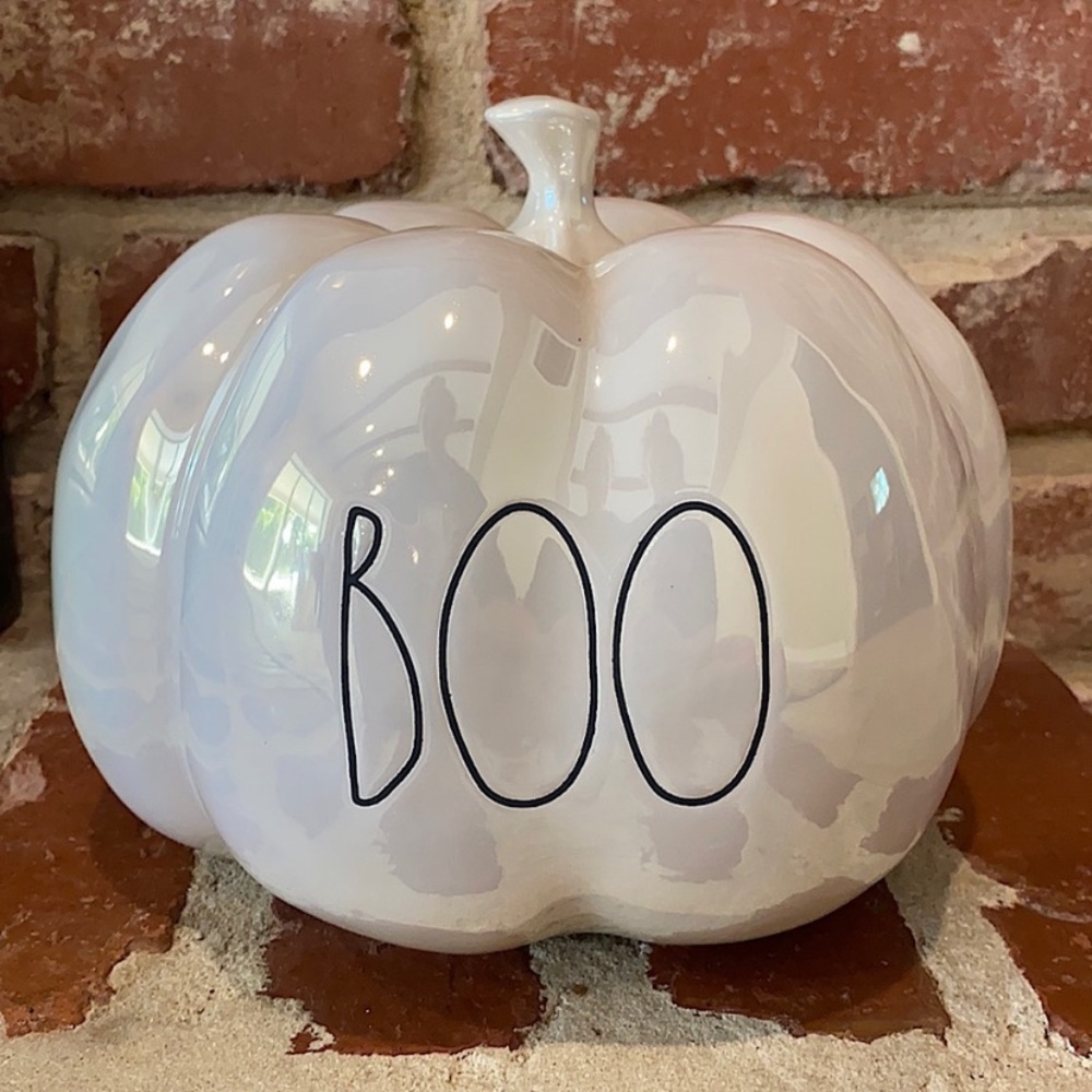 Boo luster Rae dunn pumpkin